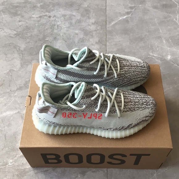 Yeezy Boost 350 V2